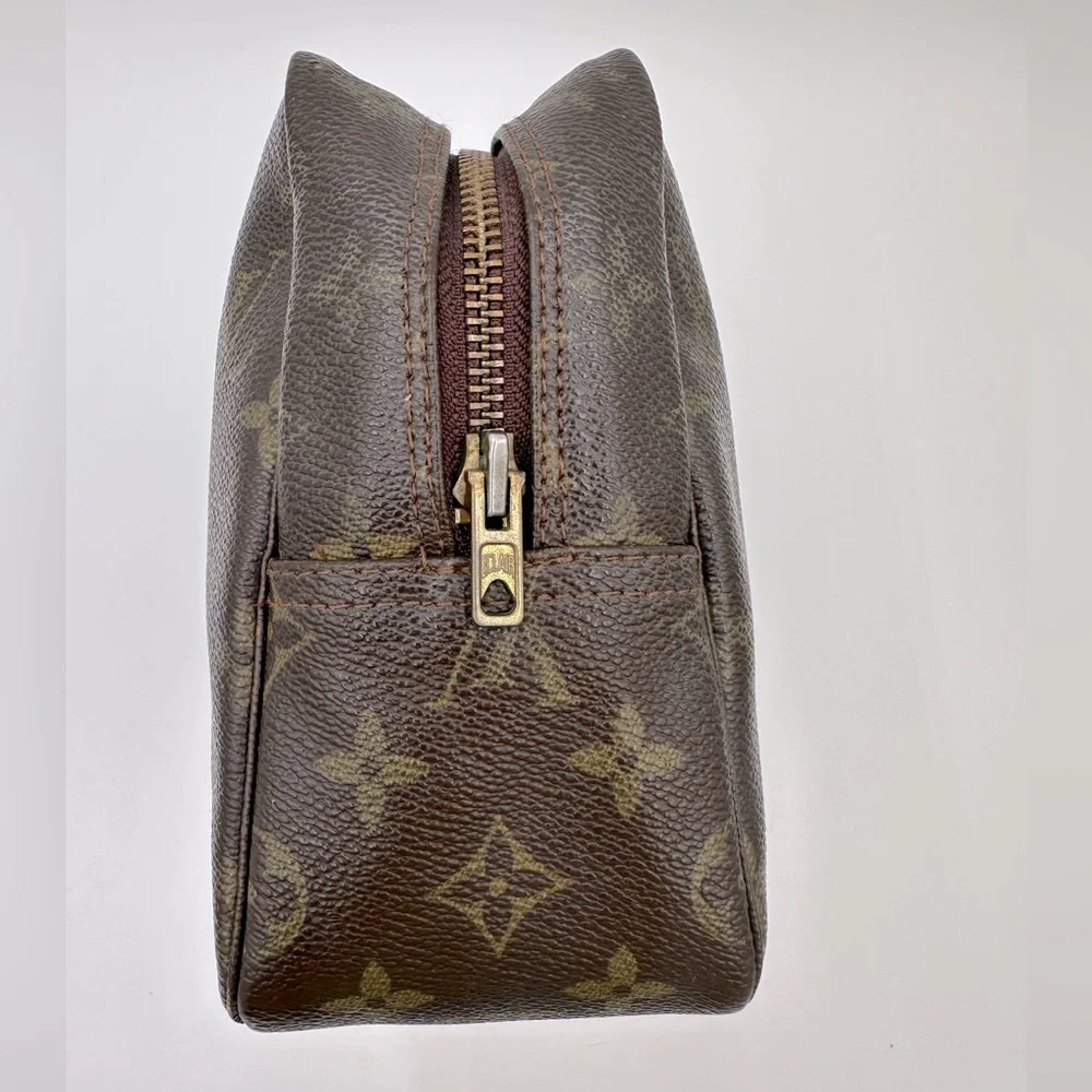 Vintage 1980s  Louis Vuitton Monogram Trousse Toilette 28 Pouch
